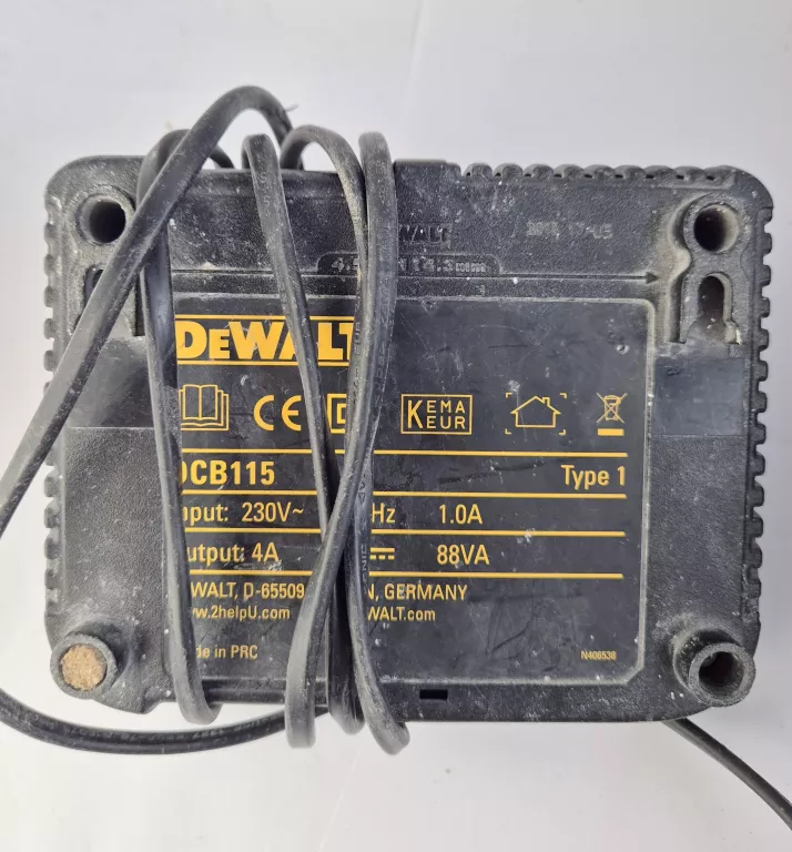 PIŁA TARCZOWA DEWALT DCS391 + AKU 6AH/4AH + ŁADOWARKA