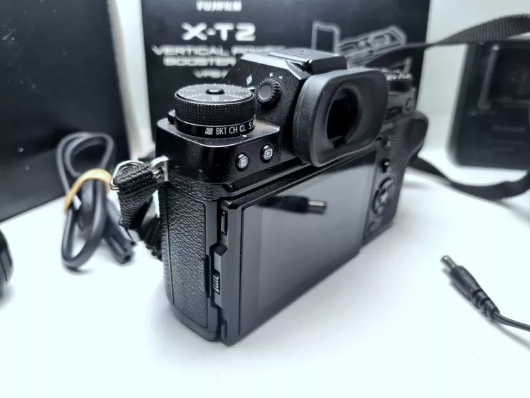 APARAT BEZLUSTERKOWY FUJIFILM X-T2 | BODY | GRIP VPB-XT2