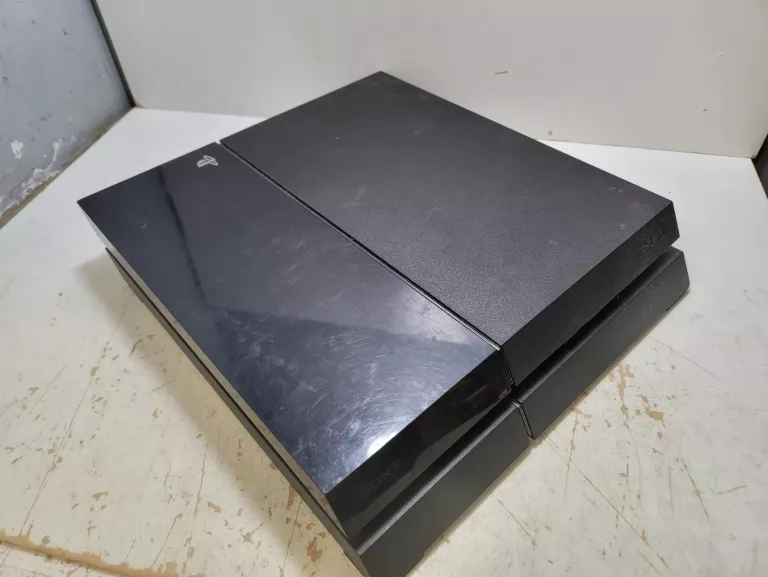 KONSOLA PS4 FAT 500GB +2 PADY +KAB ZAS