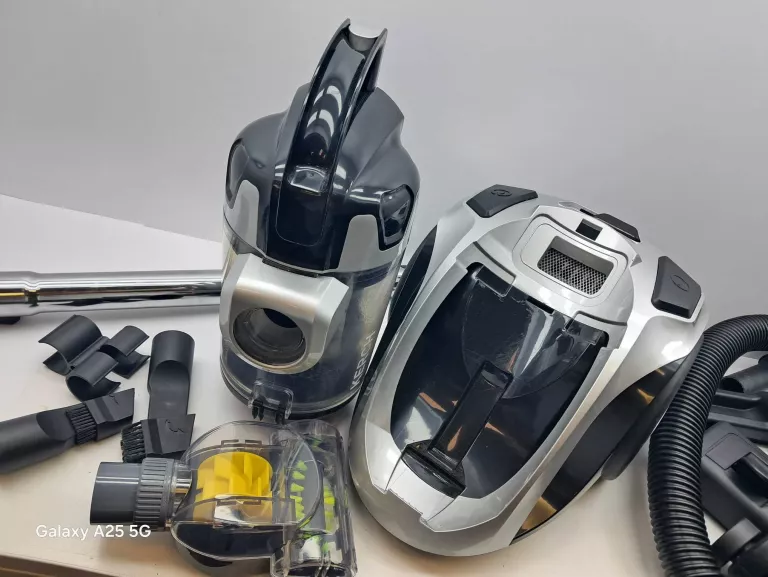 ODKURZACZ BEZWORKOWY KERCH XTREME VC300 AKCESORIA