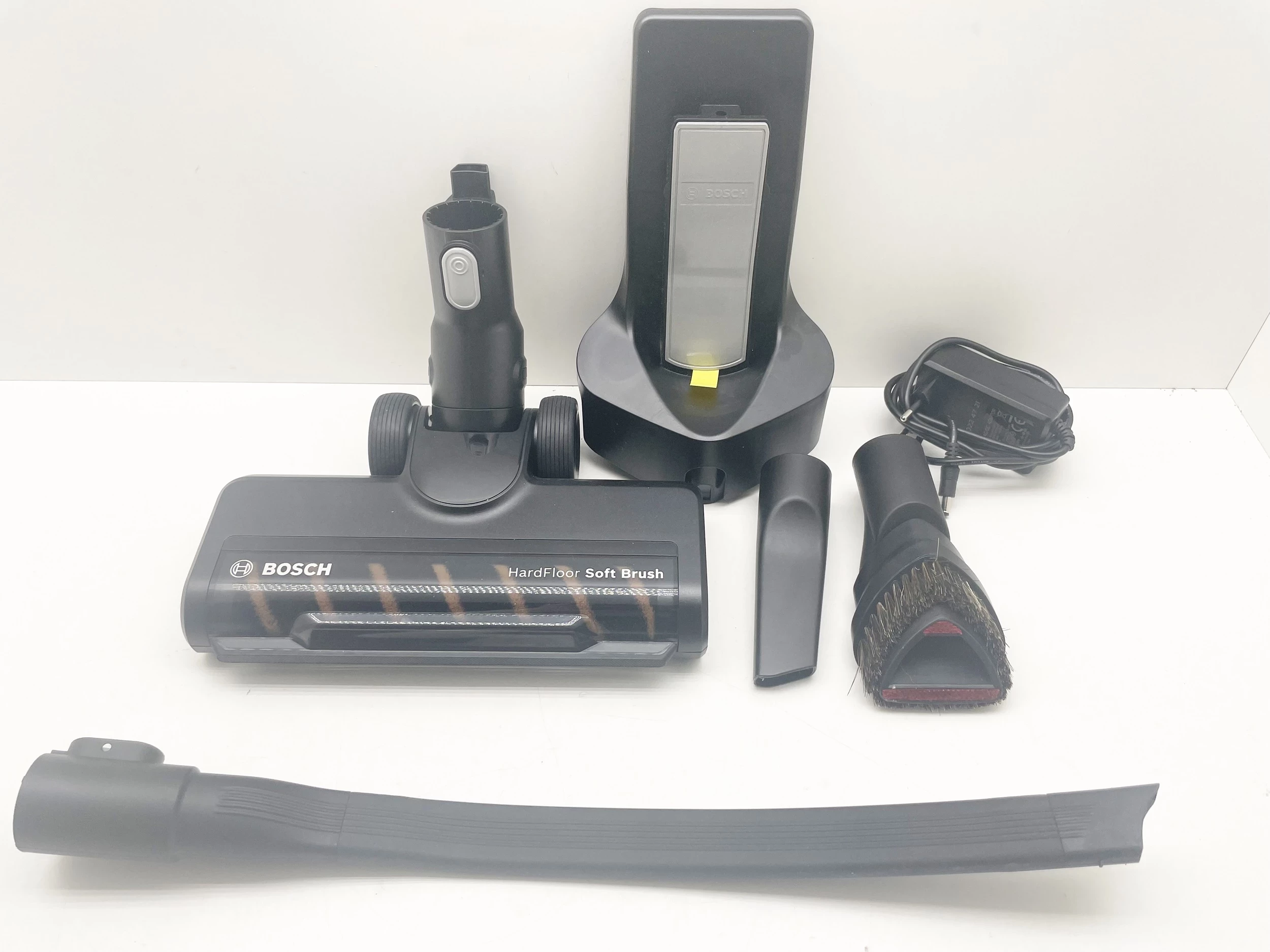 odkurzacz-bezprzewodowy-bosch-unlimited-gen2-series-8-zestaw-pojemnosc-zbiornika-na-kurz-040