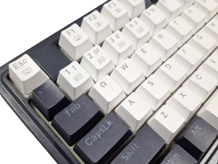 KLAWIATURA REDRAGON UCAL PRO K673 RBG WIRELESS 75%