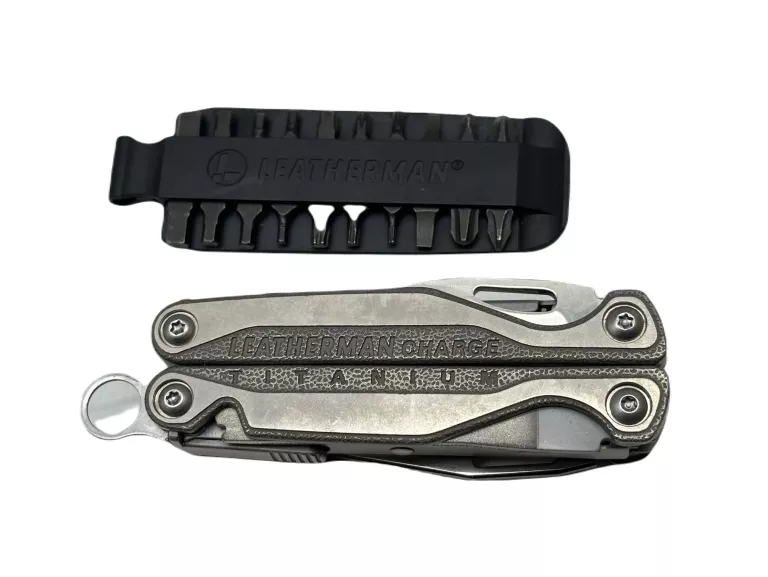 MULTITOOL LEATHERMAN CHARGE TITANIUM W ETUI