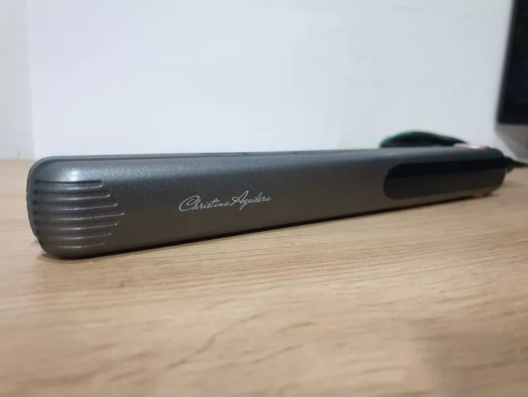 PROSTOWNICA Z WYŚWIETLACZEM LED CHRISTINA AGUILERA CHC 25 CERAMICZNA
