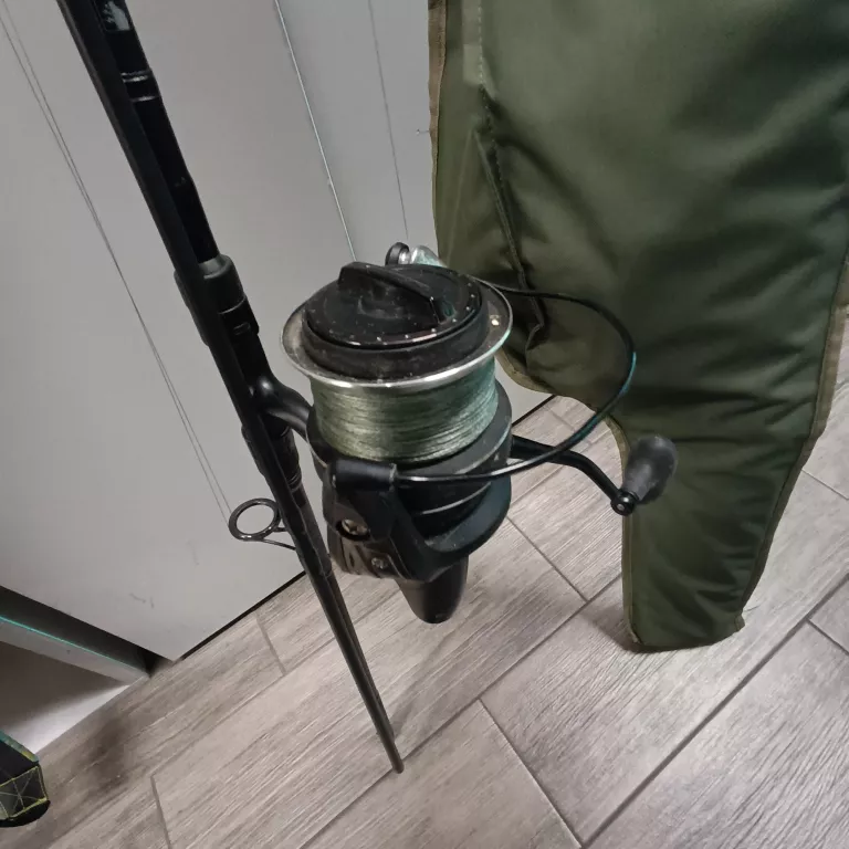 WĘDKA DAIWA BLACK WIDOW BWC2300-AU REACHER KOŁOWROTEK POKROWIEC