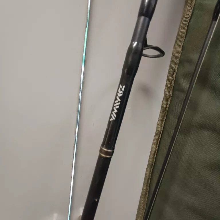 WĘDKA DAIWA BLACK WIDOW BWC2300-AU REACHER KOŁOWROTEK POKROWIEC