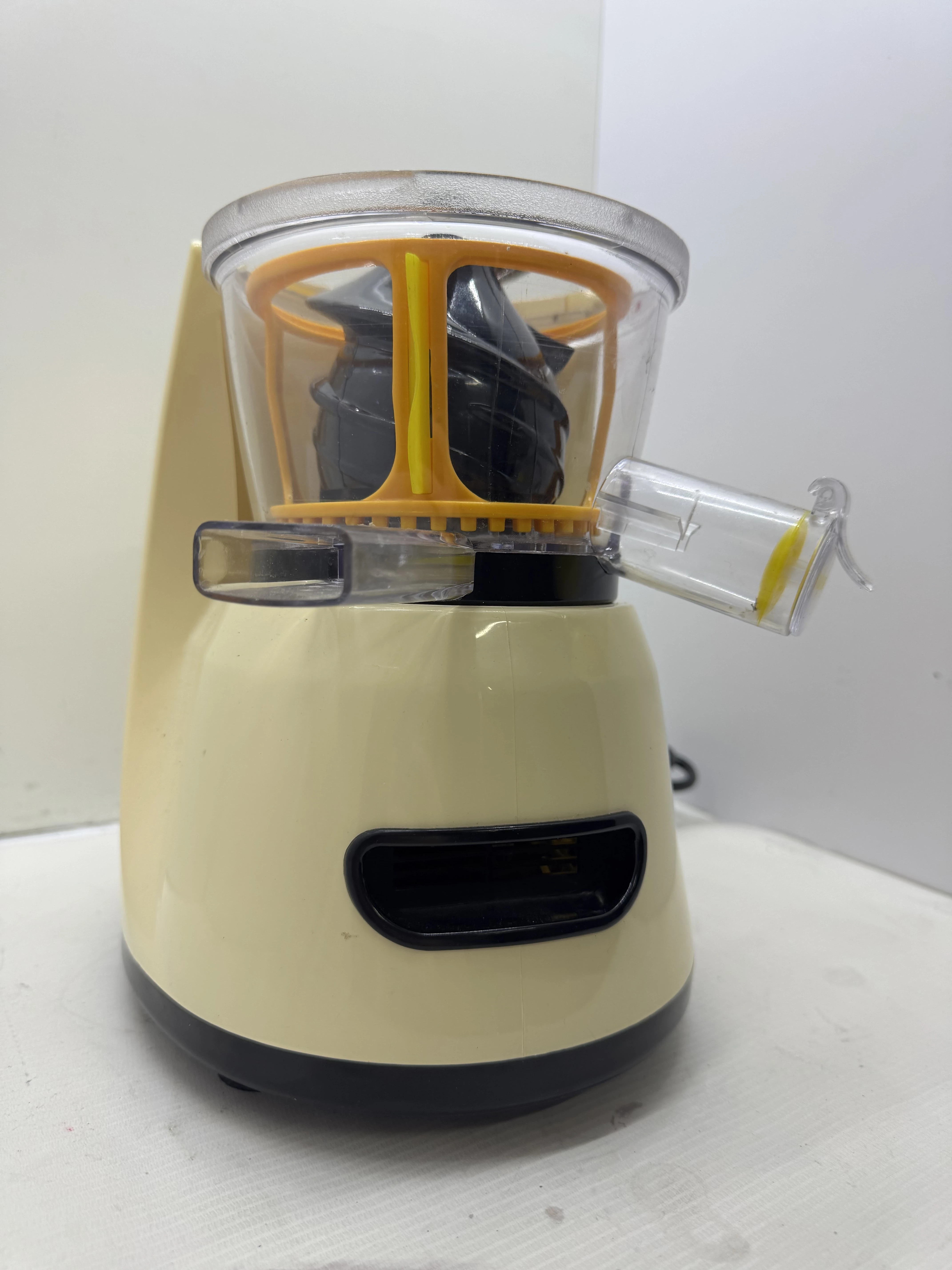 sokowirowka-klarstein-wolnobrotowa-150w-funkcje-203569-64