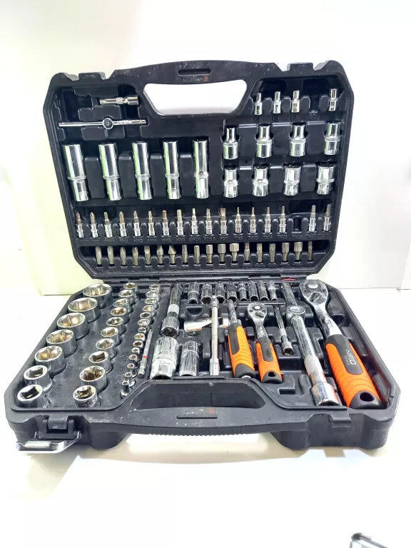 ZESTAW KLUCZY NEO TOOLS 110 EL WALIZKA