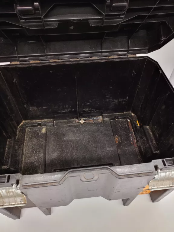 skrzynka-na-narzedzia-dewalt-ean-gtin-3253561707032