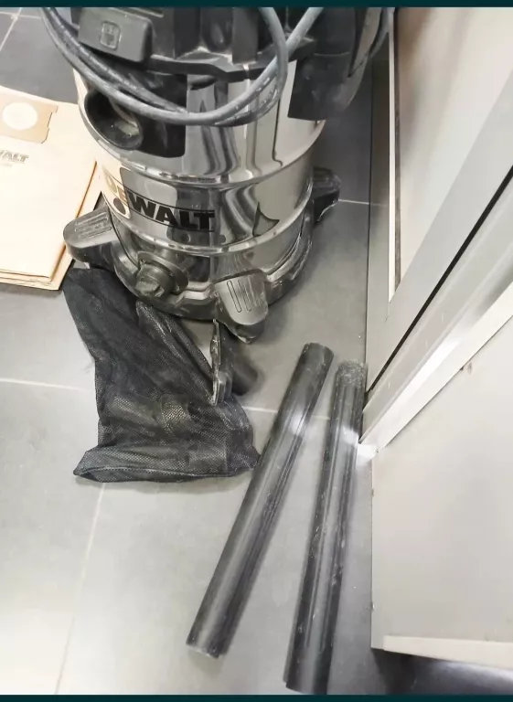 ODKURZACZ PRZEMYSŁOWY DEWALT DXV30SAPTA 30L 1050 W