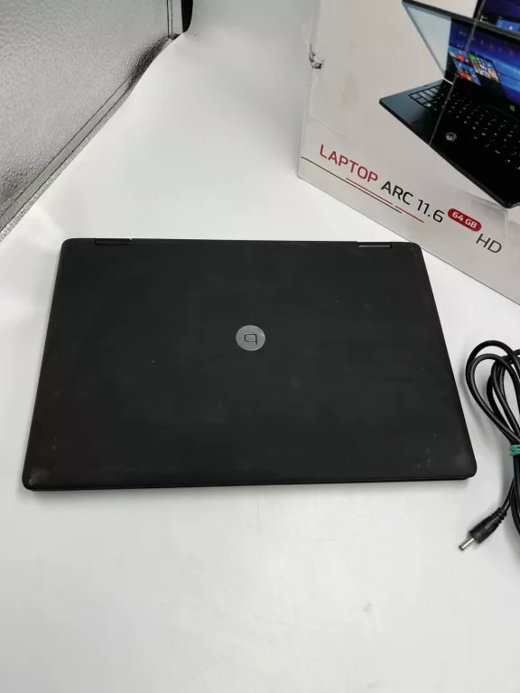 LAPTOP TECHBITE ARC 11.6 + PUDEŁKO, ZASILACZ
