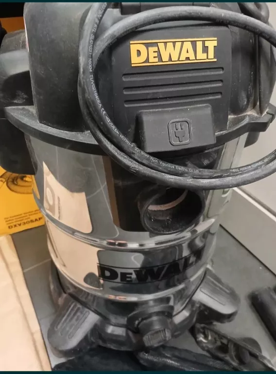 ODKURZACZ PRZEMYSŁOWY DEWALT DXV30SAPTA 30L 1050 W
