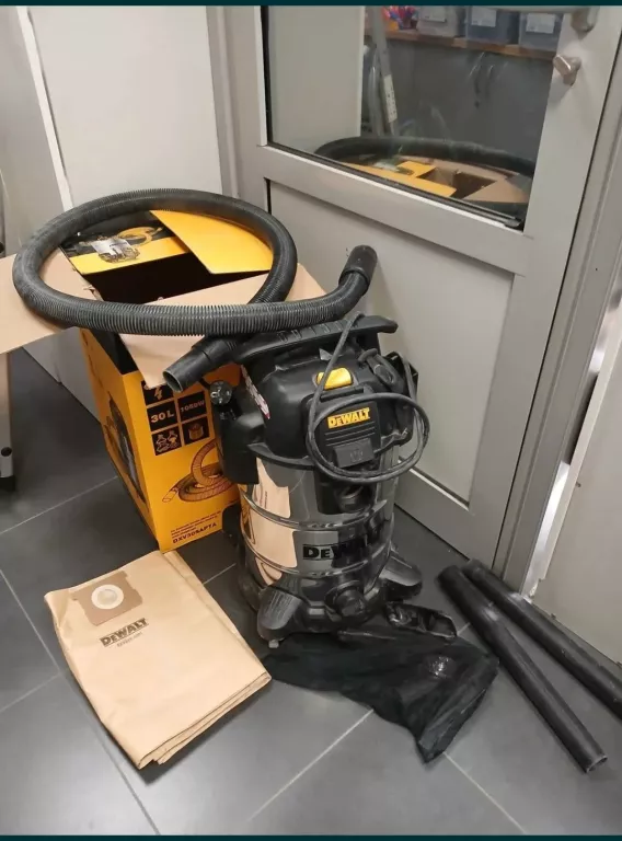 ODKURZACZ PRZEMYSŁOWY DEWALT DXV30SAPTA 30L 1050 W