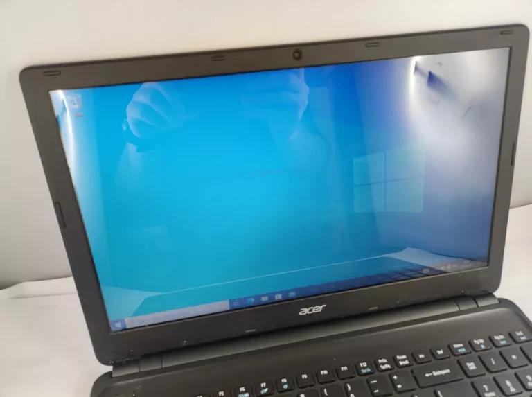 LAPTOP   ACER ASPIRE E1 . I3, 250GB. 4GB + ZAILACZ