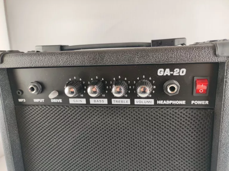 WZMACNIACZ GITAROWY NN EG SET BK GA-20