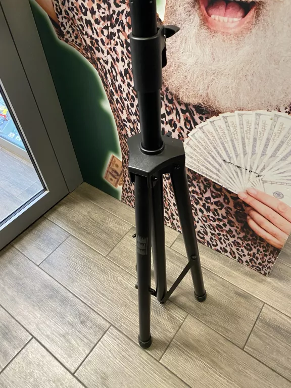 statyw-na-mikrofon-mozos-osiedle-teatralne-3u15-krakow