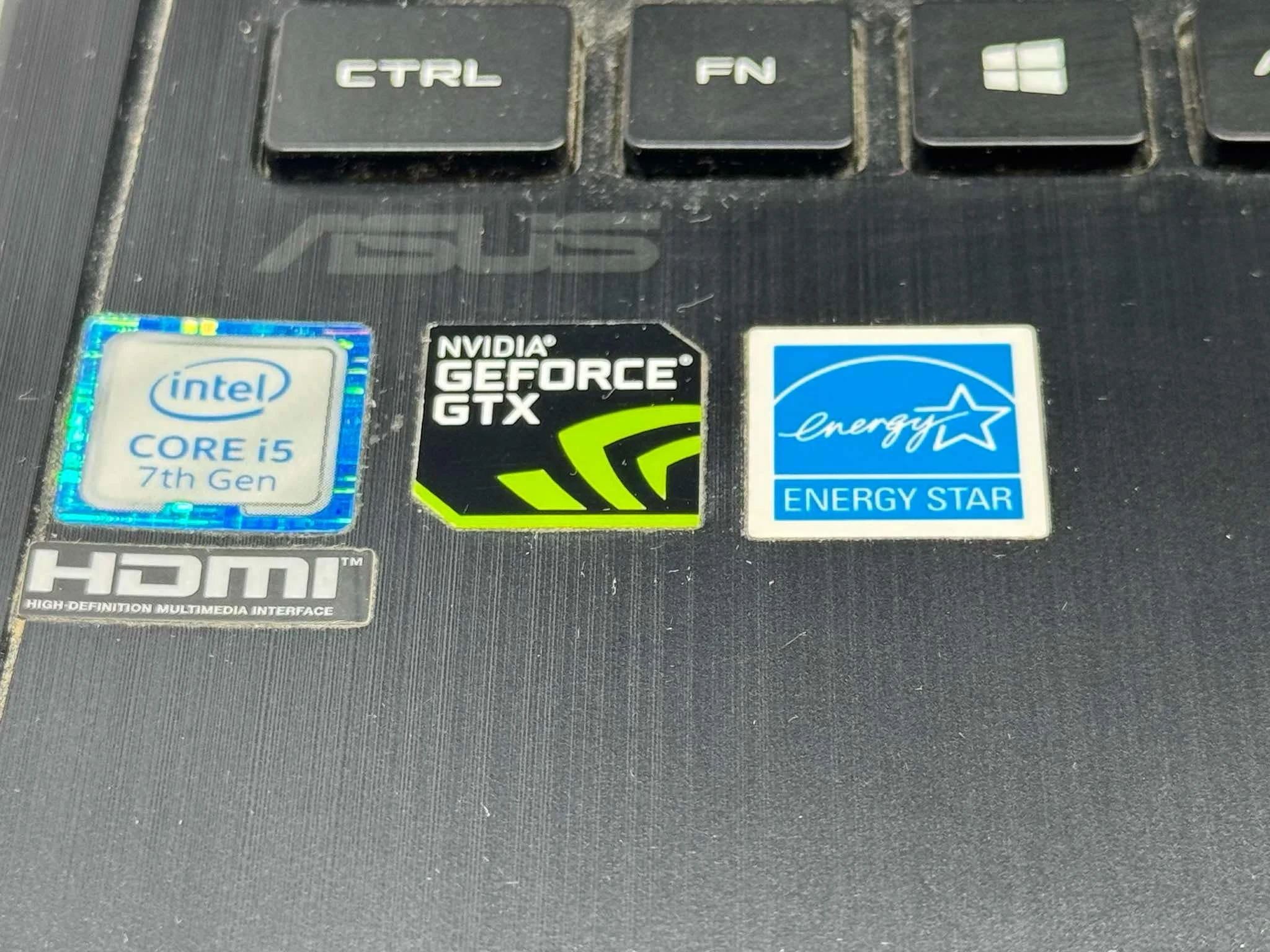 asus-rog-strix-gl553vd-i5-73008gb1tbwin10-gtx1050-zasilacz-liczba-rdzeni-procesora-4329-3