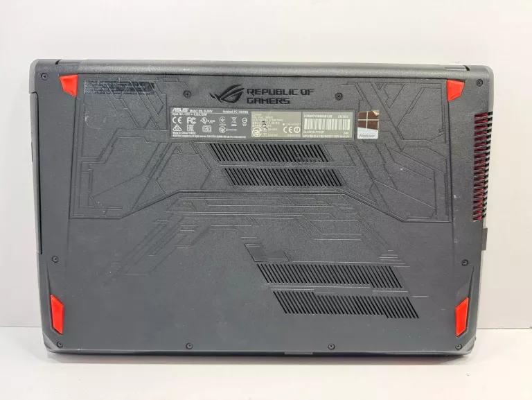 asus-rog-strix-gl553vd-i5-73008gb1tbwin10-gtx1050-zasilacz-przekatna-ekranu-1560