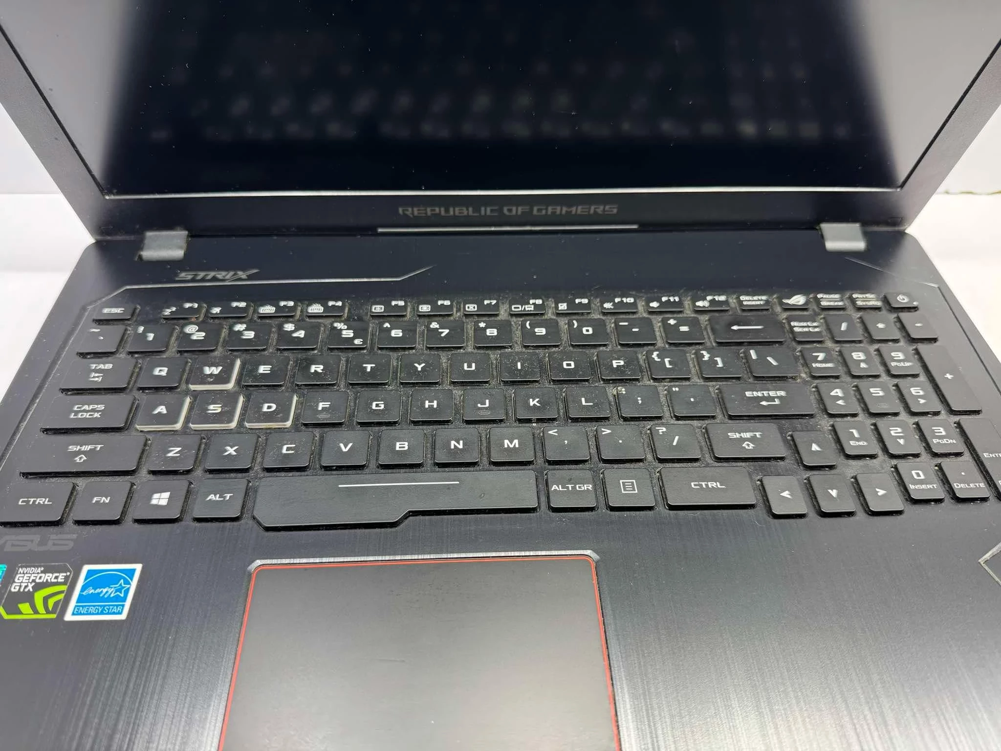 asus-rog-strix-gl553vd-i5-73008gb1tbwin10-gtx1050-zasilacz-seria-procesora-4366-20