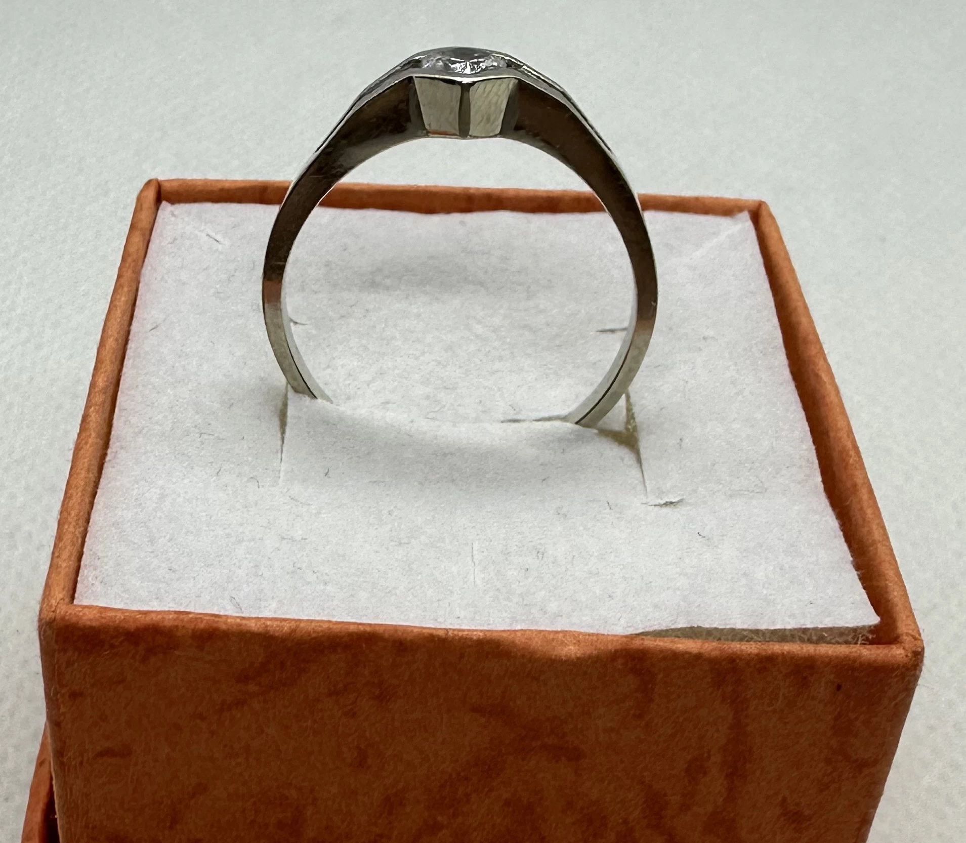 pierscionek-biale-zloto-waga-278g-proba-585-14k-rodzaj-2205-2