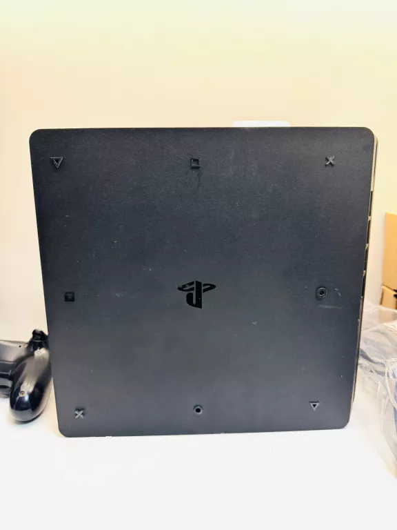 KONSOLA PS4 SLIM 500 GB + PAD