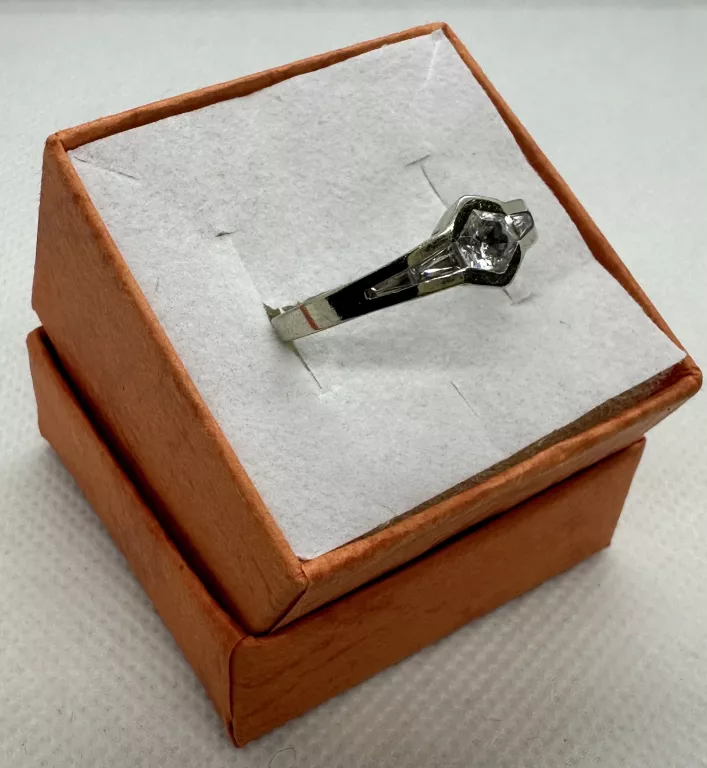 pierscionek-biale-zloto-waga-278g-proba-585-14k-stan-11323-2