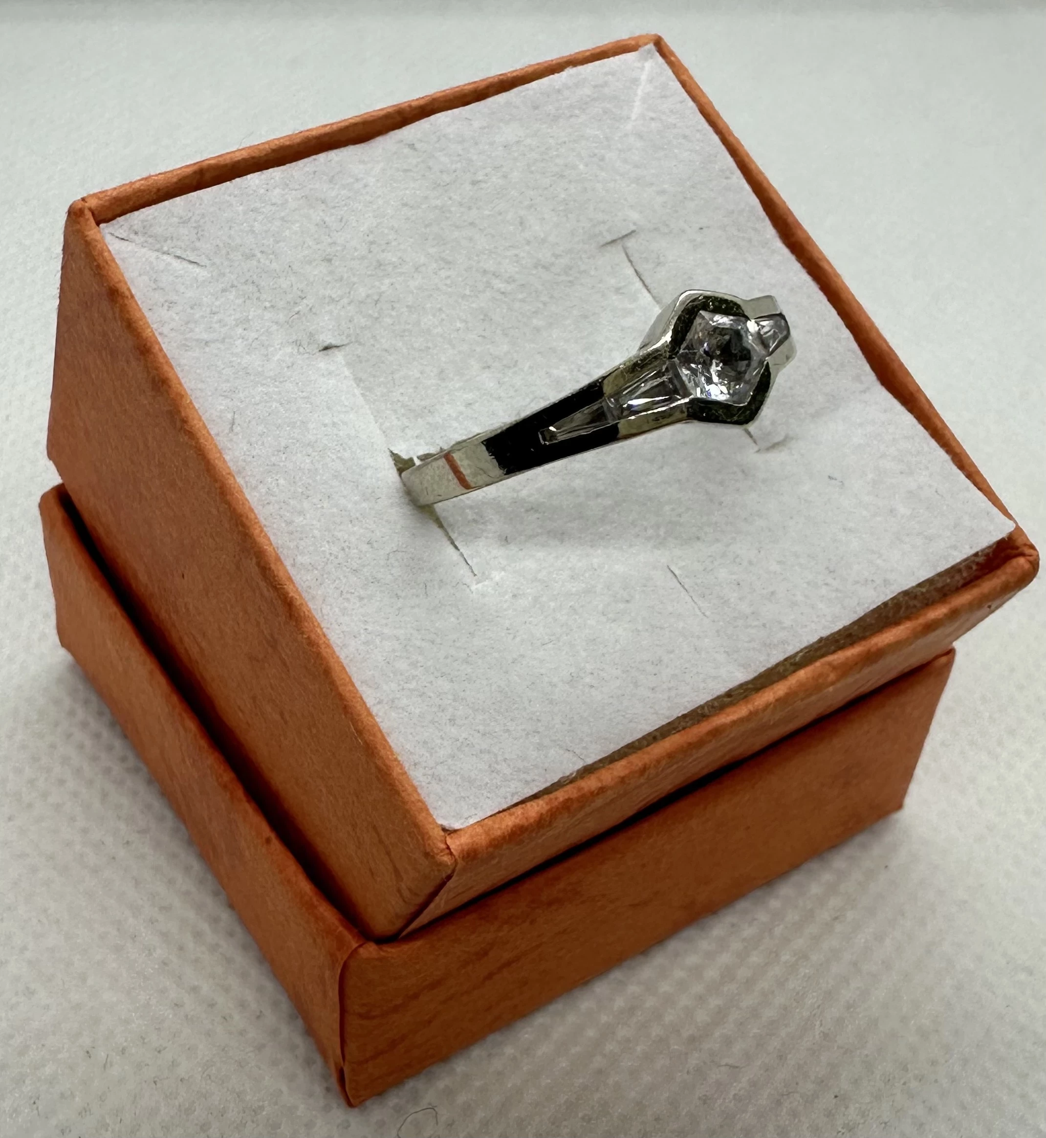 pierscionek-biale-zloto-waga-278g-proba-585-14k-stan-11323-2