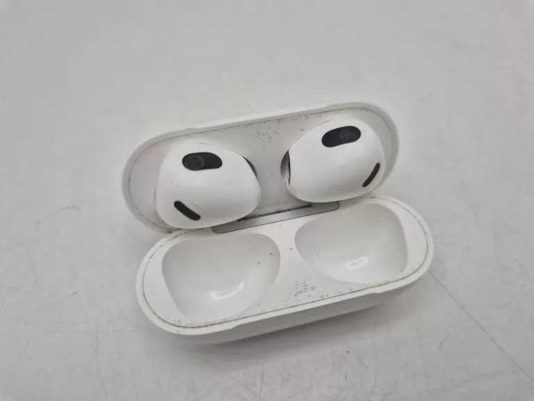 SŁUCHAWKI BEZPRZEWODOWE DOUSZNE APPLE AIRPODS 3