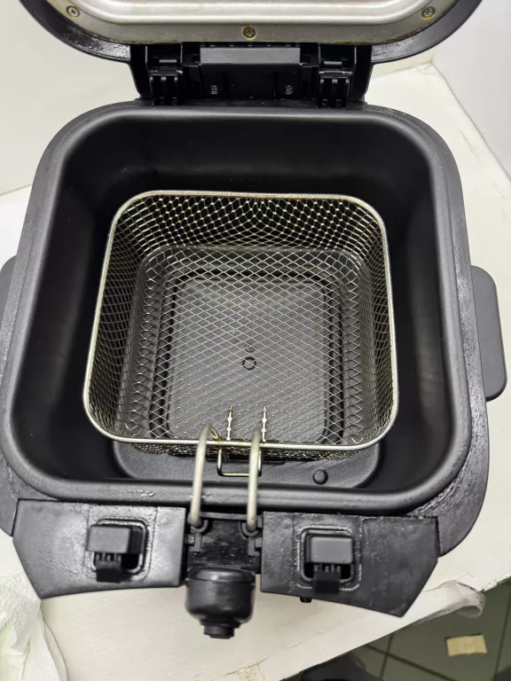 FRYTKOWNICA CLATRONIC FR 3649 1600W