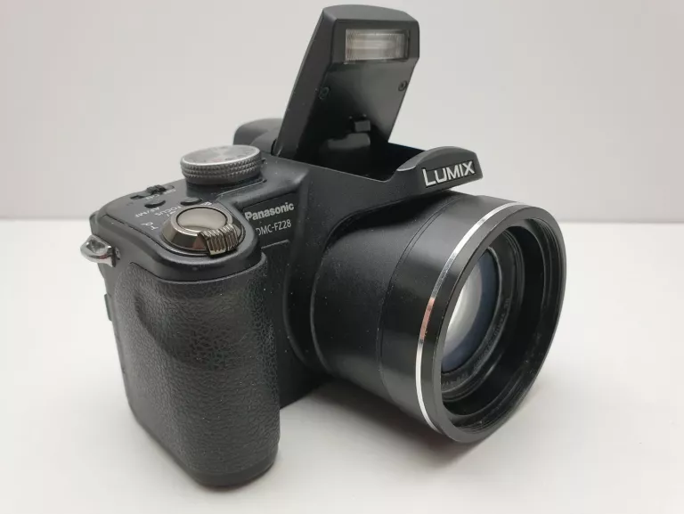 APARAT LUMIX DMC-FZ28