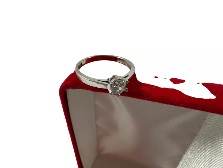 PIĘKNY ZŁOTY PIERŚCIONEK ZARĘCZYNOWY 2,1G BIAŁE ZŁOTO / R. 14