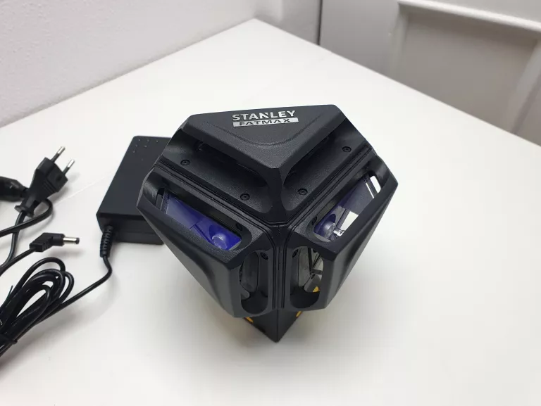 LASER STANLEY FATMAX 3D FMHT1-77356 Z ZIELONĄ WIĄZKĄ + ZASILACZ