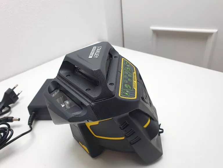 LASER STANLEY FATMAX 3D FMHT1-77356 Z ZIELONĄ WIĄZKĄ + ZASILACZ