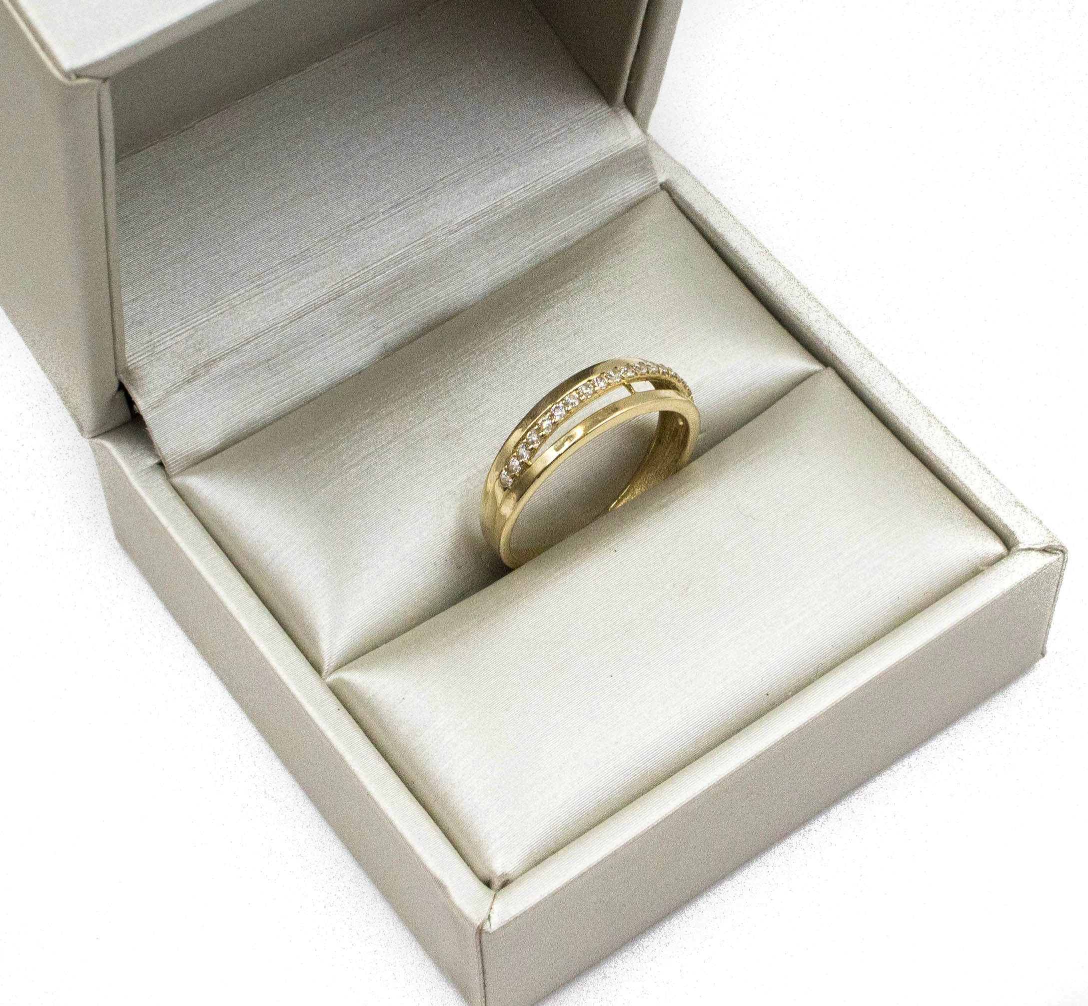 ladny-zloty-pierscionek-obraczka-z-cyrkoniami-14k-w200g-r16-p55-pilsudskiego-57-marki