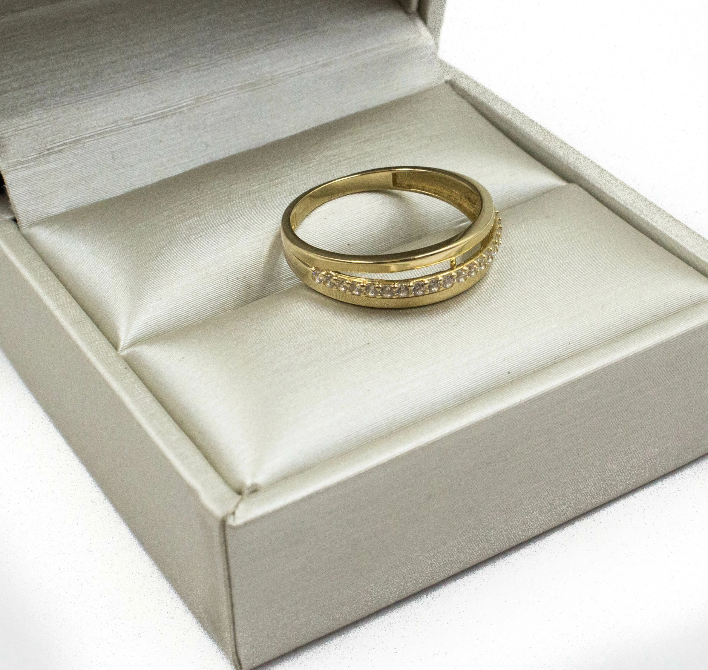 ladny-zloty-pierscionek-obraczka-z-cyrkoniami-14k-w200g-r16-p55-kamien-17088-128