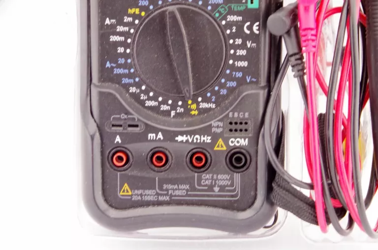UNI-T UT-55 MIERNIK UNIWERSALNY MULTIMETR CYFROWY ELEKTRYCZNY LCD ZESTAW