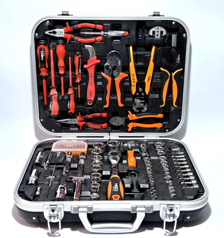 WALIZKA Z NARZĘDZIAMI ELEKTRYKA NEO TOOLS 01-310-1 - NIEKOMPLETNY