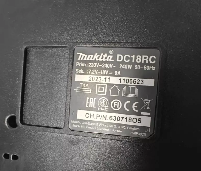 ŁADOWARKA DO AKUMULATORÓW MAKITA DC18RC