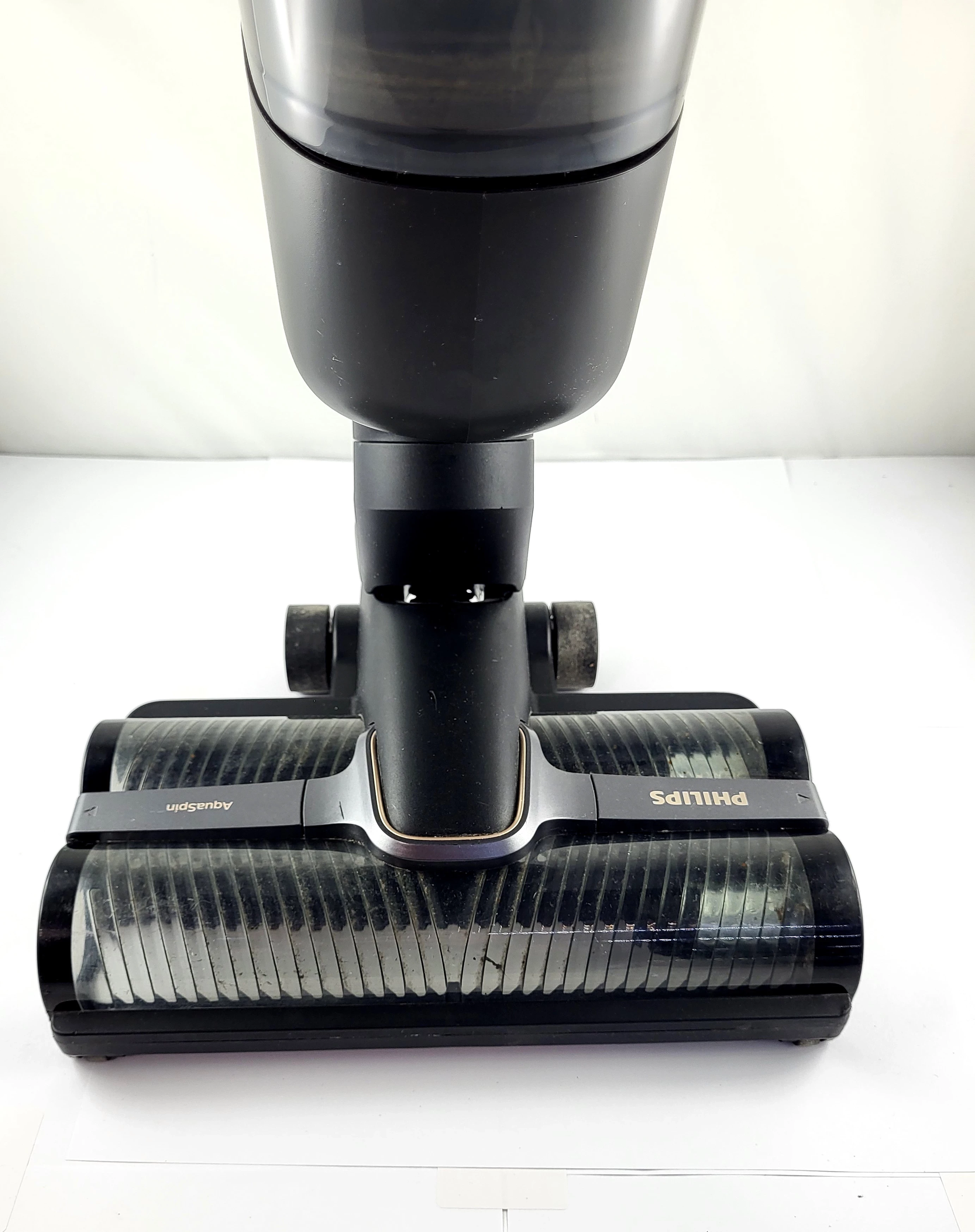 odkurzacz-pionowy-philips-aqua-trio-7000-xw7110-opis-emilii-plater-82b-szczecin-rs