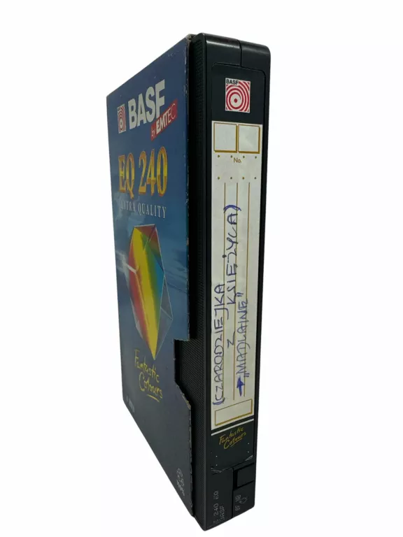 KASETA VHS Z NAGRANIEM CZARODZIEJKA Z KSIĘŻYCA, MADELINE)