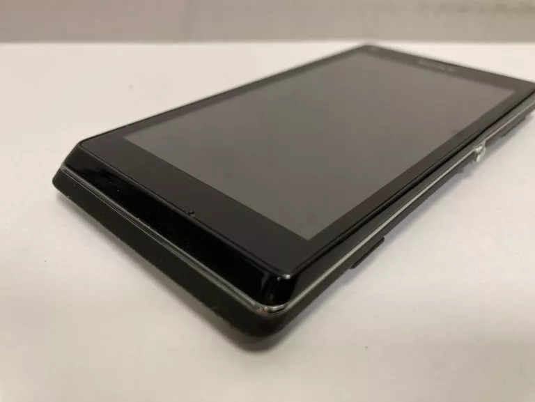TELEFON SONY XPERIA C2105 SOLO