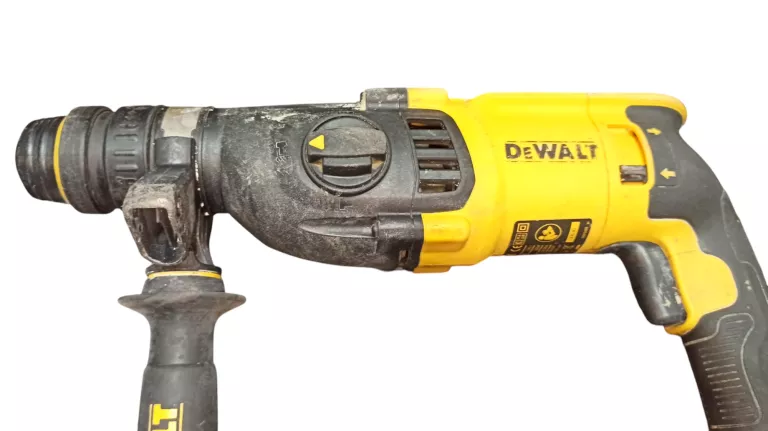 MŁOTOWIERARKA DEWALT D25134