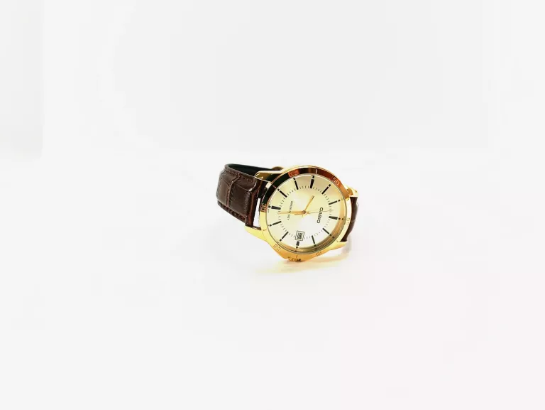 ZEGAREK MĘSKI CASIO MTP-V004 ZŁOTA TARCZA PASEK W BRĄZOWYM KOLORZE
