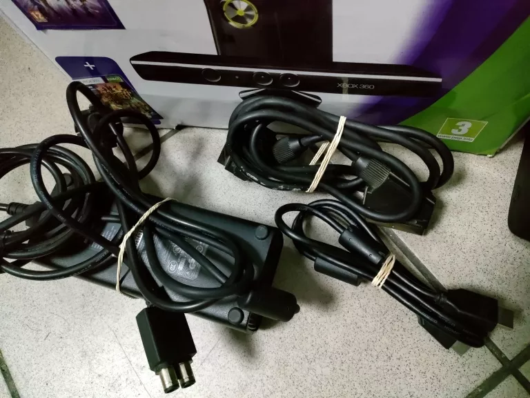 KONSOLA XBOX360 4GB KINECT