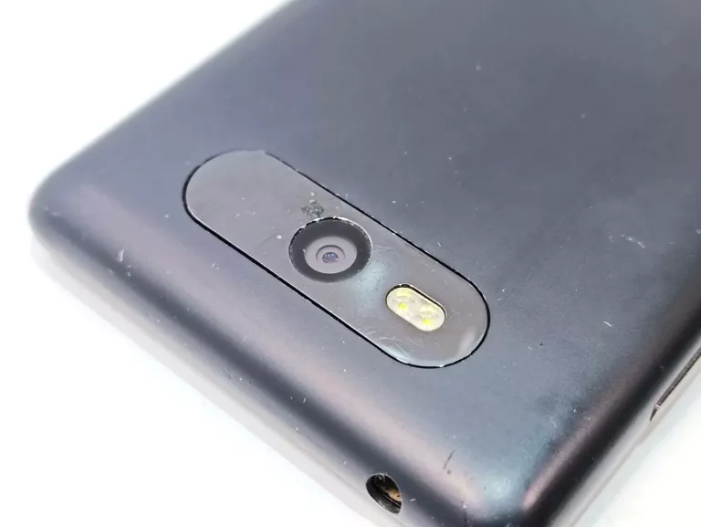 NOKIA LUMIA 820