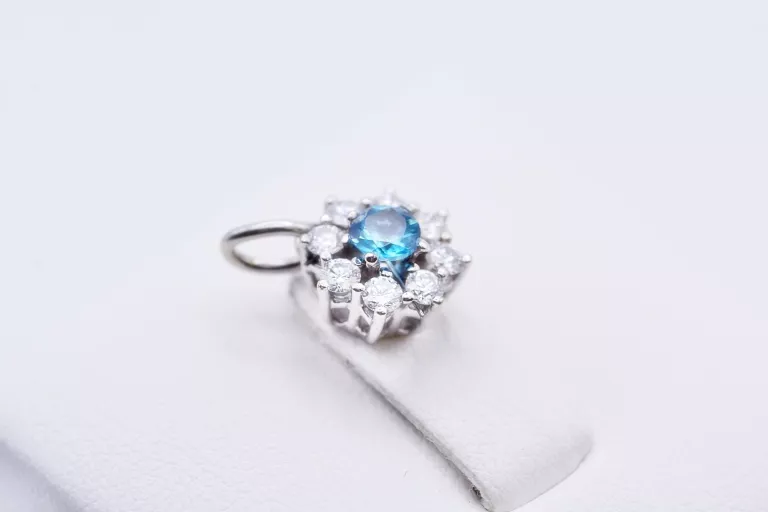 PRZEPIĘKNA ZAWIESZKA TOPAZ SWISS BLUE BRYLANTY 0,40 CT BIAŁE ZŁOTO 750