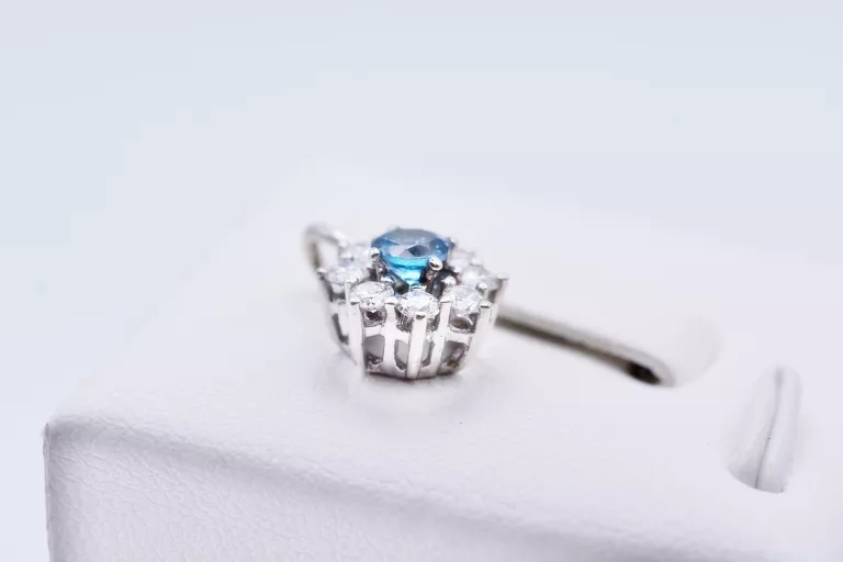 PRZEPIĘKNA ZAWIESZKA TOPAZ SWISS BLUE BRYLANTY 0,40 CT BIAŁE ZŁOTO 750