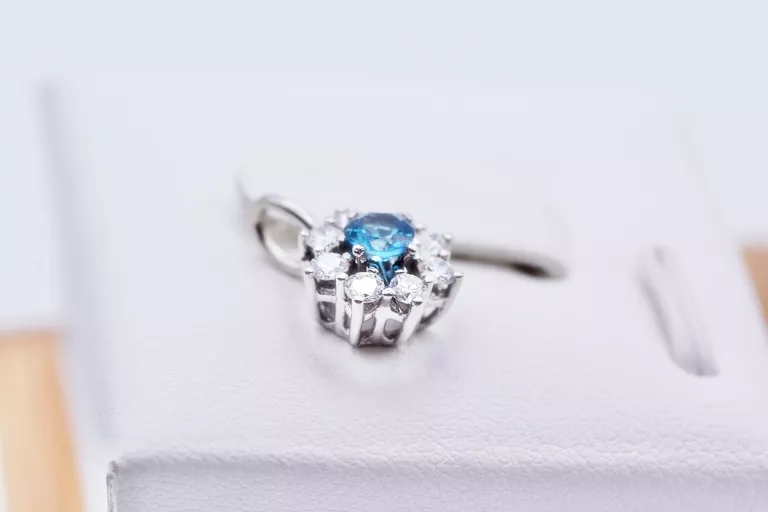 PRZEPIĘKNA ZAWIESZKA TOPAZ SWISS BLUE BRYLANTY 0,40 CT BIAŁE ZŁOTO 750