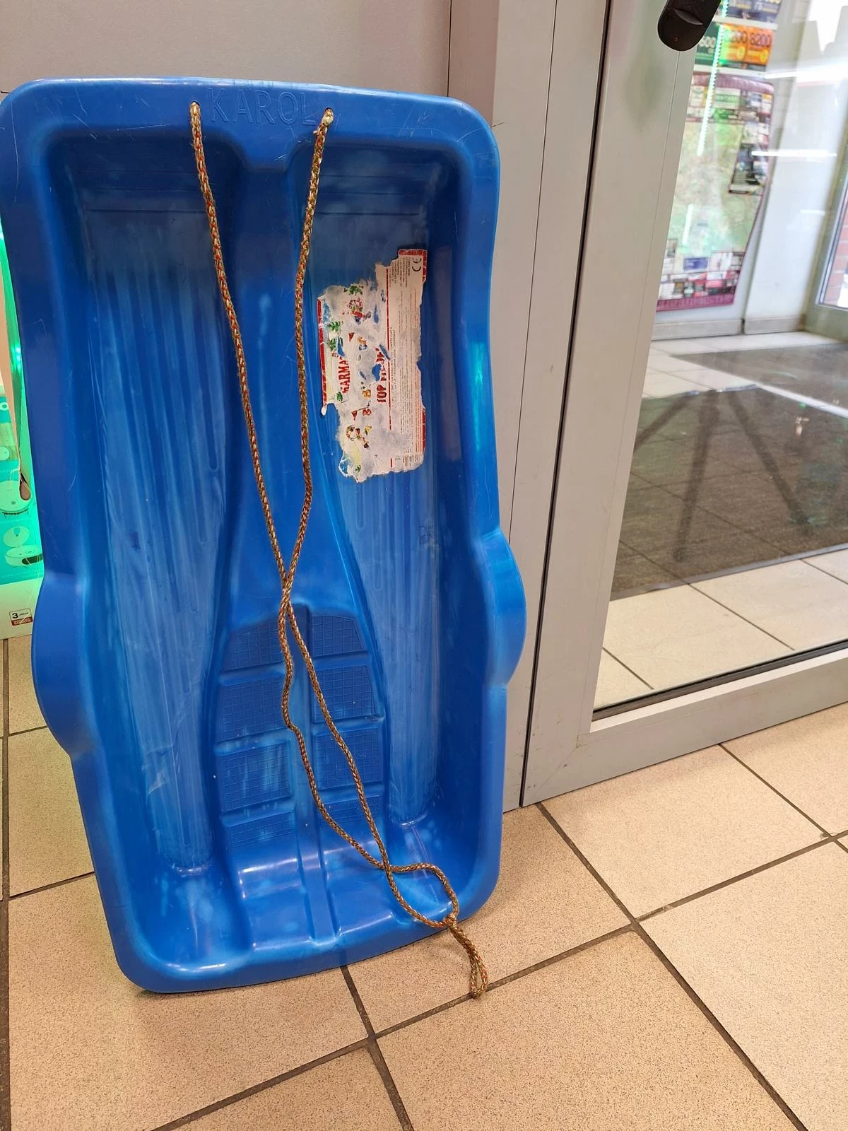 slizg-plastikowy-niebieski-slizgacz-sanki-karol-ean-gtin-5907577256142