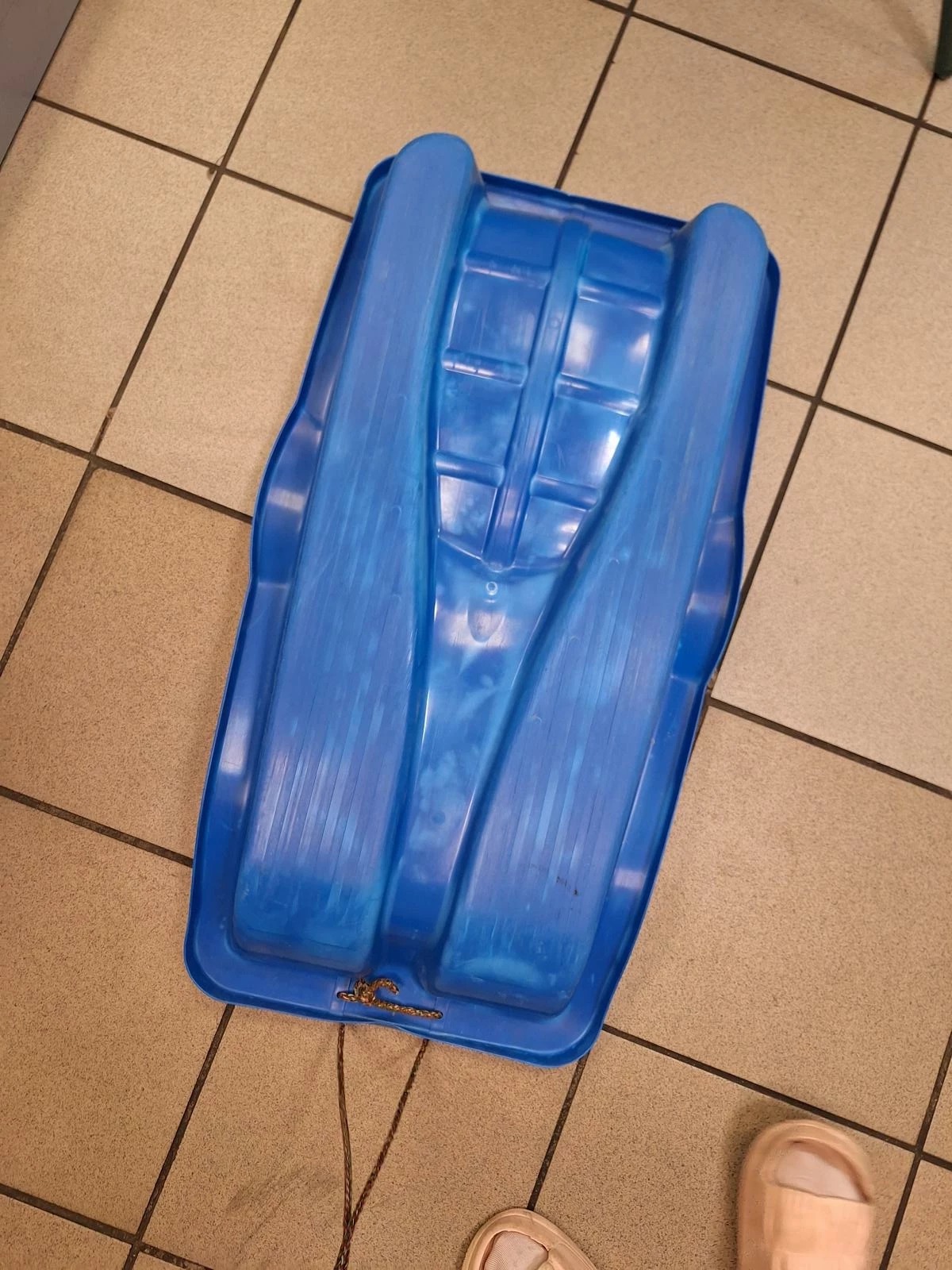 slizg-plastikowy-niebieski-slizgacz-sanki-karol-kod-producenta-6142